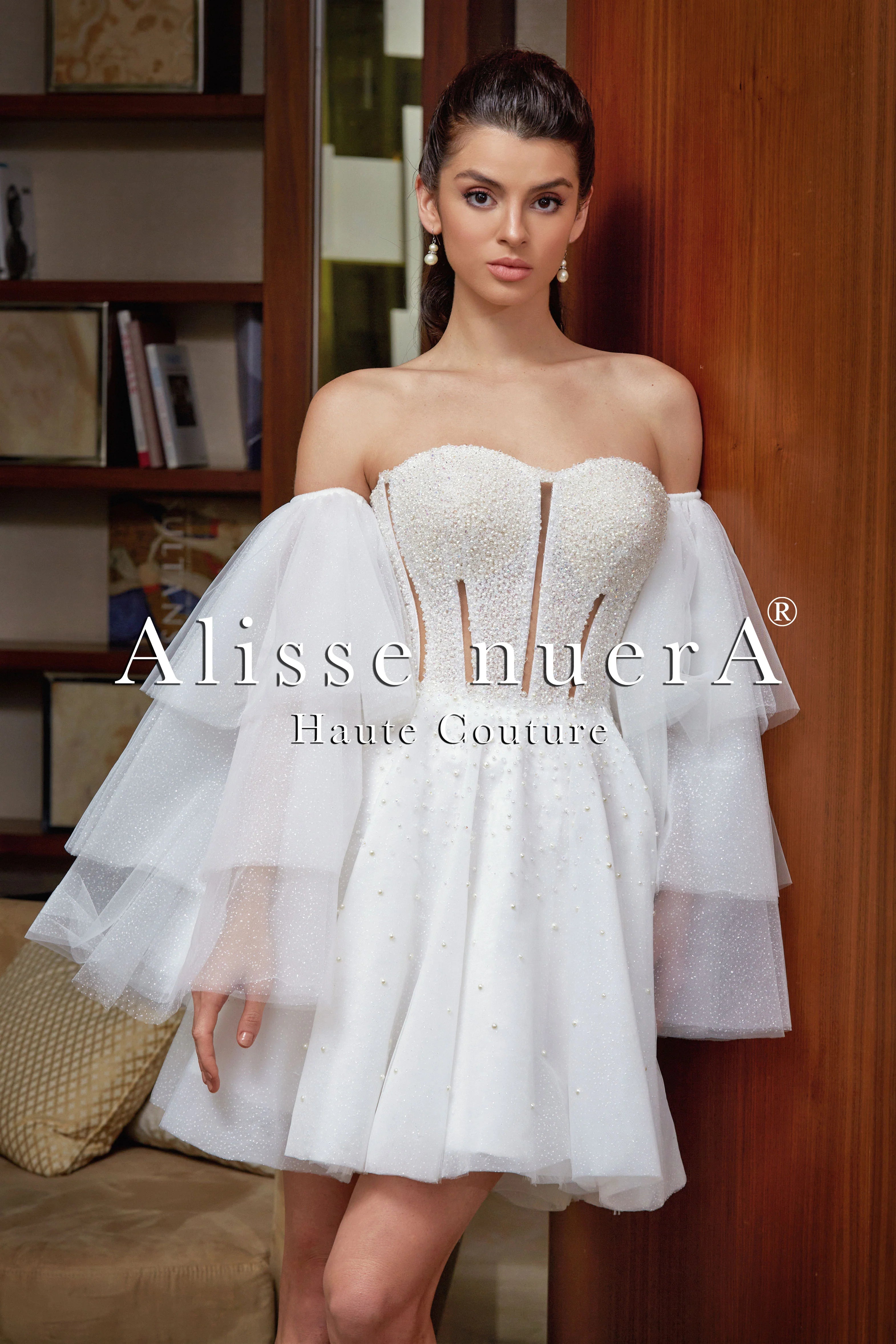 Long Sleeve Strapless Sweetheart Neck Mini Wedding Dress Model